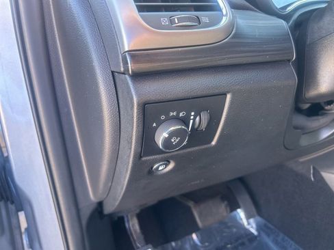 Used 2021 Jeep Grand Cherokee Laredo image 35