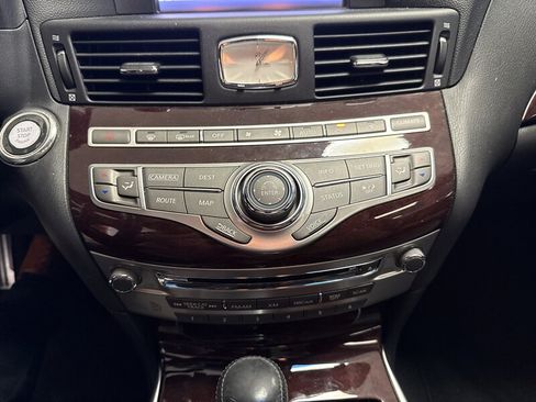 Used 2015 INFINITI Q70 3.7 w/ Sport Package RWD image 33