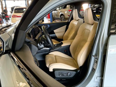 Used 2025 BMW X3 xDrive30i image 7