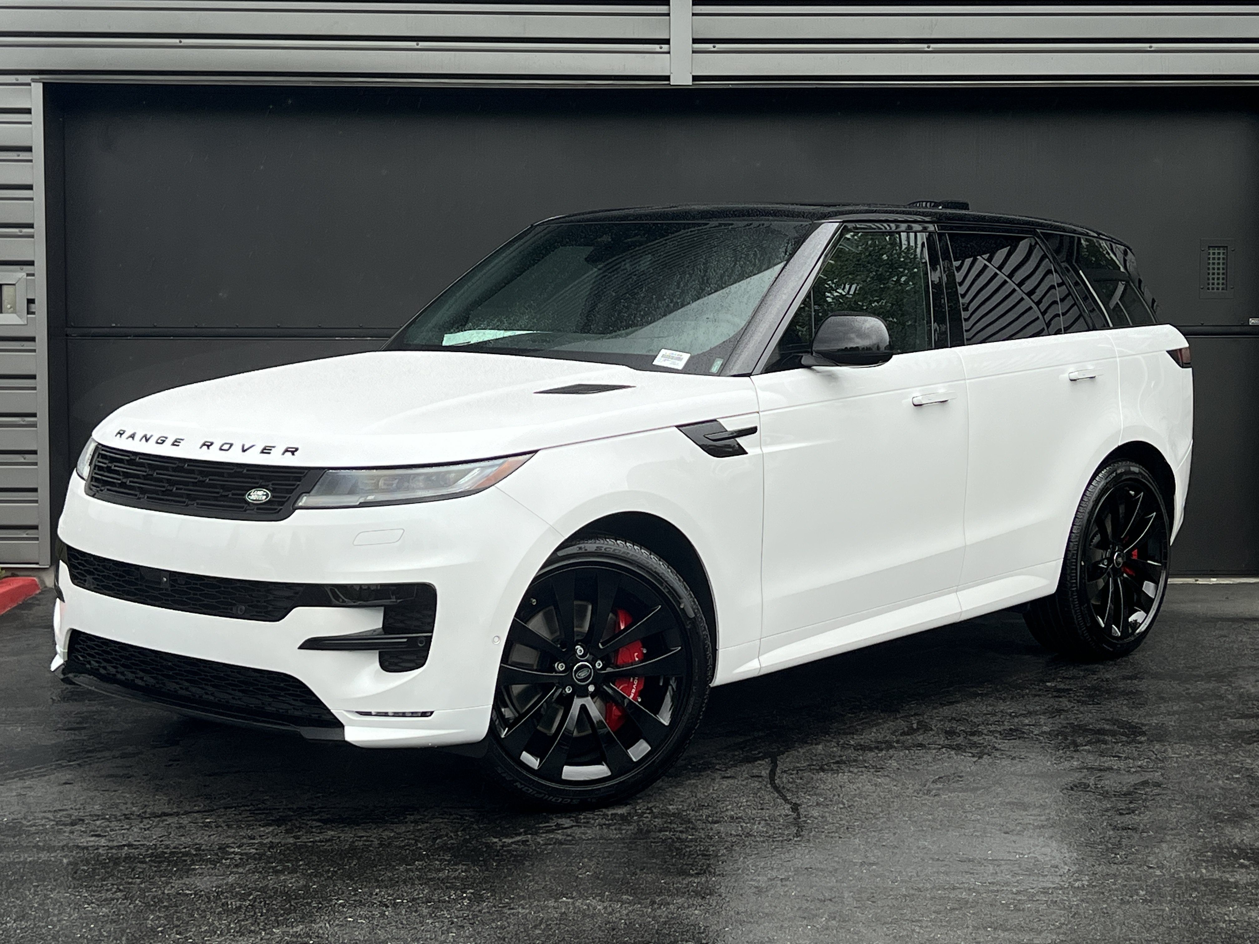 New 2025 Land Rover Range Rover Sport Dynamic SE AWD/4WD image 1