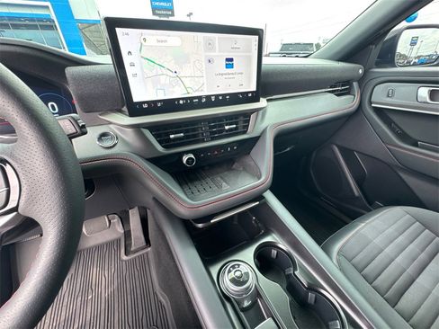 Used 2025 Ford Explorer ST-Line w/ Premium Package image 31