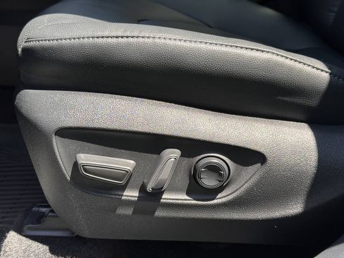 Used 2025 Toyota Grand Highlander AWD Hybrid image 19