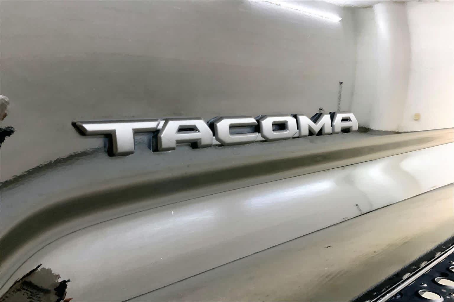 Used 2023 Toyota Tacoma TRD Pro AWD/4WD image 9