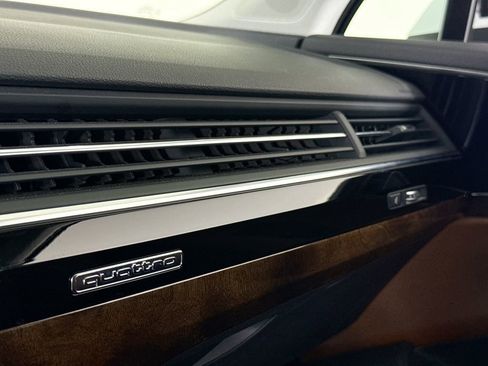 Used 2019 Audi Q7 3.0T Prestige w/ Prestige Package image 22