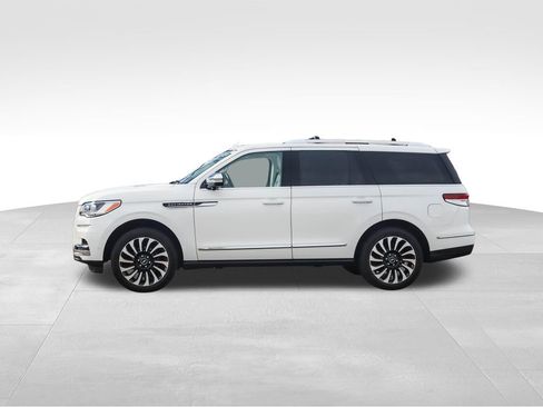 Used 2022 Lincoln Navigator Black Label image 2