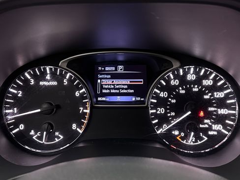 Used 2020 Nissan Pathfinder S AWD/4WD image 17