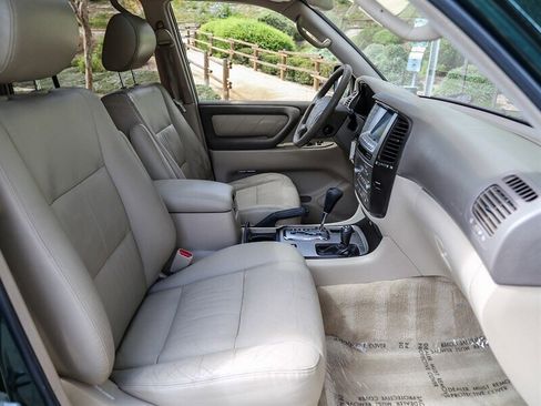 Used 2003 Toyota Land Cruiser image 24