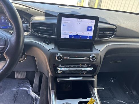 Used 2020 Ford Explorer XLT w/ Equipment Group 202A image 18