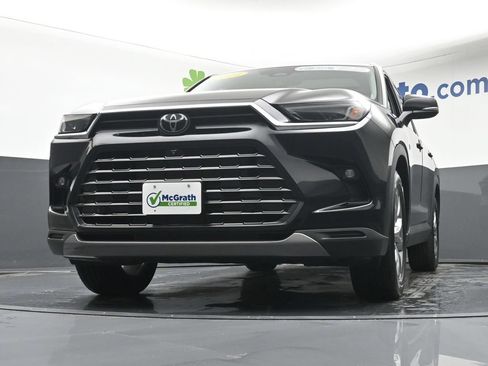 Used 2024 Toyota Grand Highlander AWD image 7