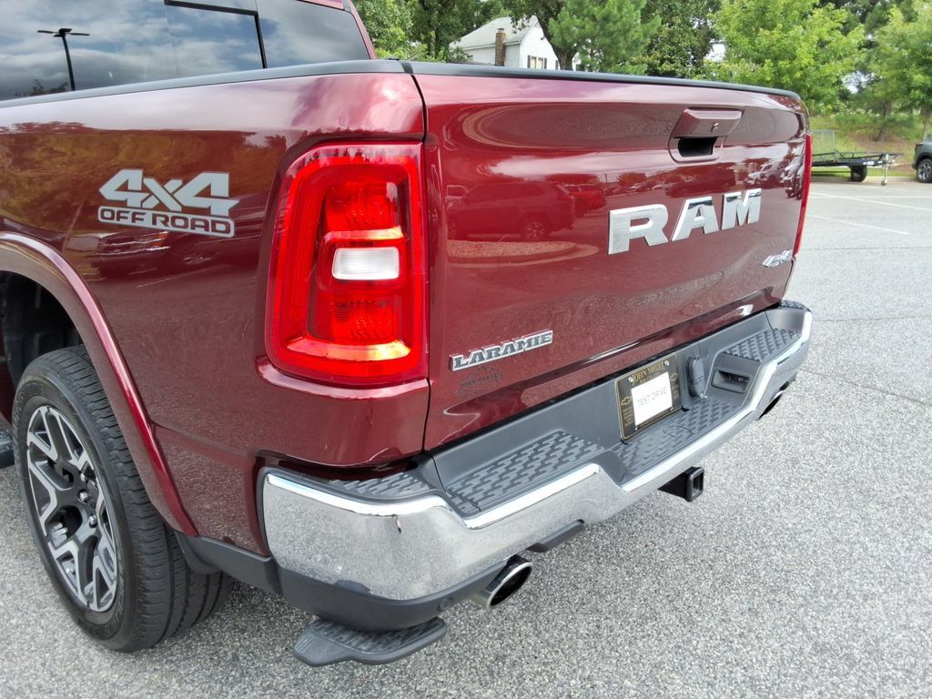 Used 2025 RAM 1500 Laramie w/ Off Road Group AWD/4WD image 15