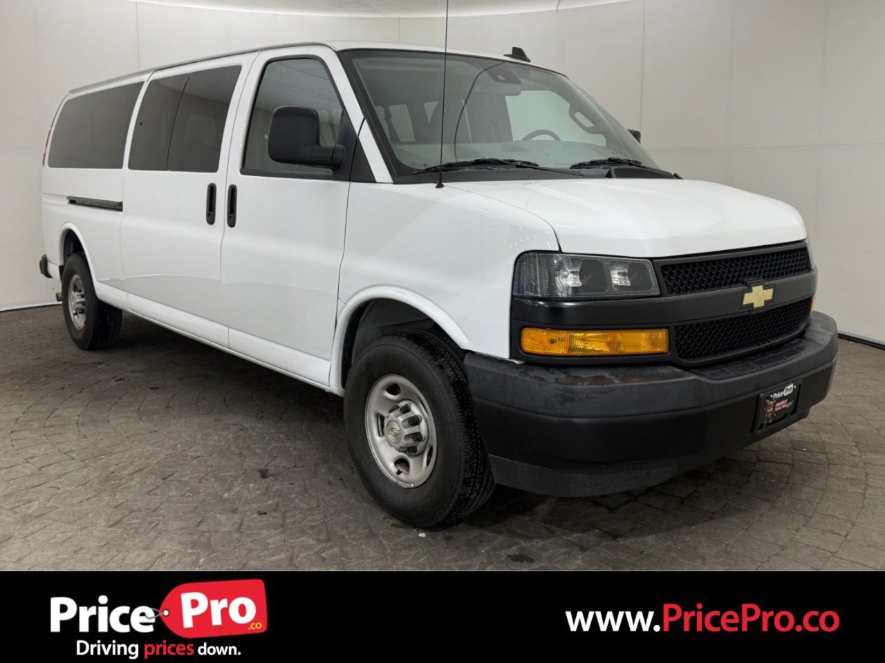 Used 2024 Chevrolet Express 3500 LS RWD image 1