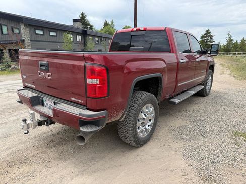 Used 2019 GMC Sierra 2500 Denali w/ Duramax Plus Package AWD/4WD image 5