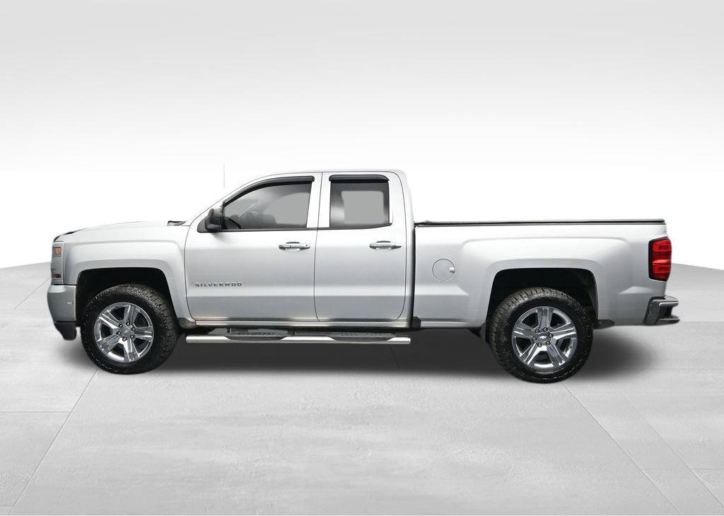 Used 2016 Chevrolet Silverado 1500 Custom w/ Custom Convenience Package AWD/4WD image 2