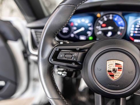 Used 2022 Porsche 911 Carrera 4S image 25
