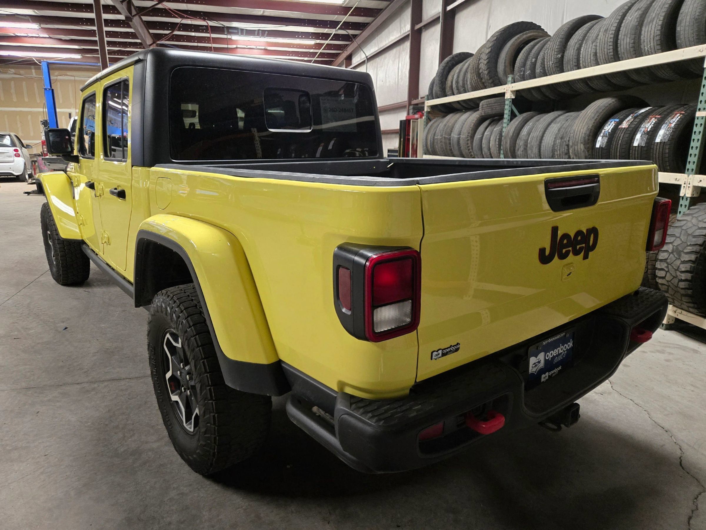 Used 2023 Jeep Gladiator Rubicon w/ Cold Weather Group AWD/4WD image 7