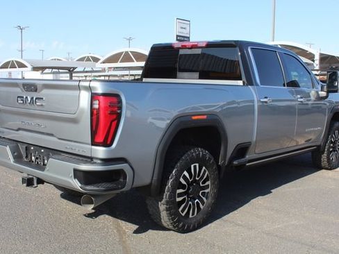 Used 2025 GMC Sierra 2500 Denali Ultimate AWD/4WD image 3