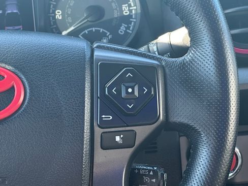 Used 2017 Toyota Tacoma TRD Sport w/ Tow Package (A/T) image 19