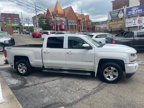 Used 2016 Chevrolet Silverado 1500 LT w/ LT Convenience Package AWD/4WD image 5
