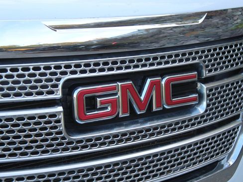 Used 2017 GMC Terrain Denali image 37