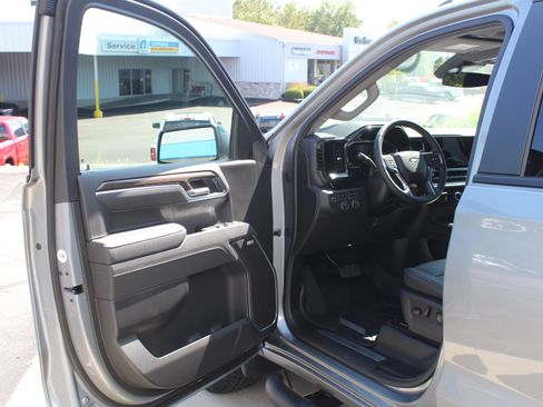New 2026 Chevrolet Silverado 1500 RST w/ Redline Edition AWD/4WD image 11