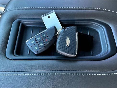 Used 2022 Chevrolet Tahoe Z71 w/ Luxury Package image 10