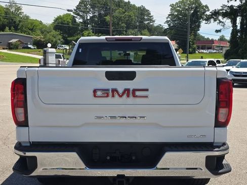 Used 2022 GMC Sierra 1500 SLE RWD image 4