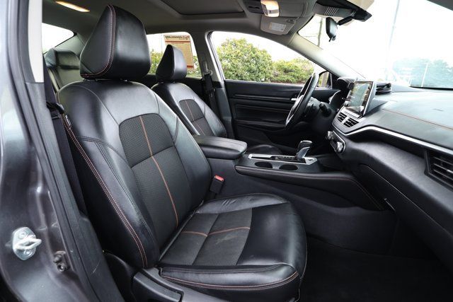 Used 2022 Nissan Altima 2.5 SR w/ Midnight Edition Package FWD image 28