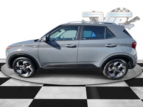 Used 2021 Hyundai Venue SEL image 4