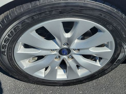 Used 2017 Subaru Legacy 2.5i Premium image 10