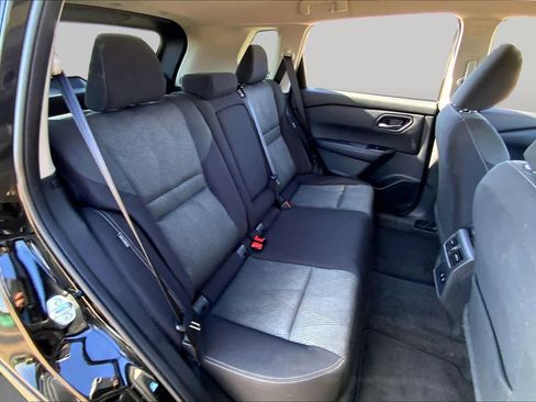 Used 2025 Nissan Rogue SV FWD image 20