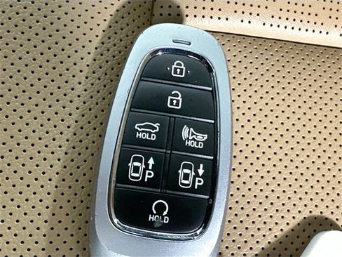 Used 2023 Hyundai Sonata Limited image 19