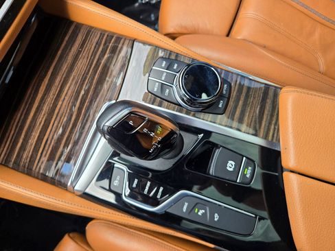 Used 2019 BMW 530e w/ M Sport Package RWD image 34