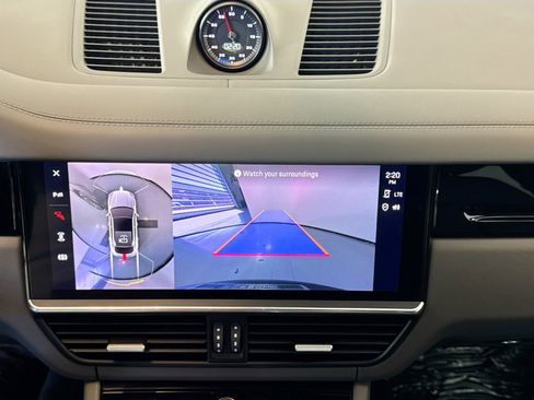 Certified 2022 Porsche Cayenne S image 18