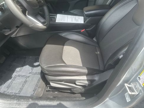 Used 2024 Jeep Compass Latitude AWD/4WD image 10