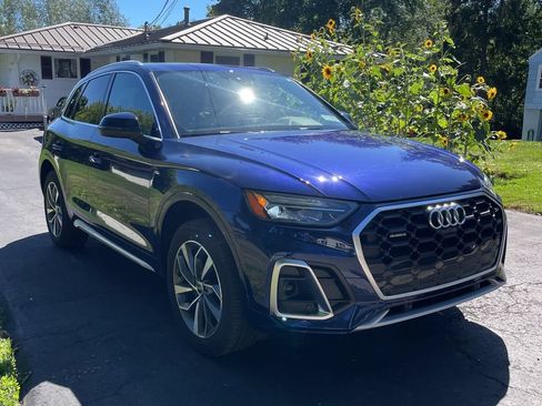 Used 2022 Audi Q5 2.0T Premium Plus w/ Premium Plus Package AWD/4WD image 1