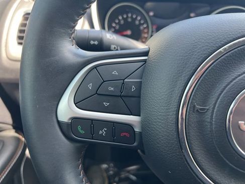 Used 2017 Jeep Compass Latitude w/ Popular Equipment Group FWD image 8