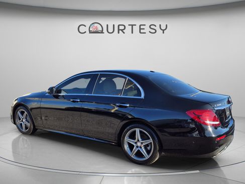 Used 2017 Mercedes-Benz E 300 image 5