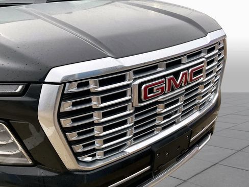 Used 2025 GMC Yukon XL Denali AWD/4WD image 27