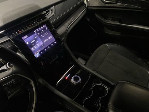 Used 2021 Jeep Grand Cherokee L Laredo RWD image 9