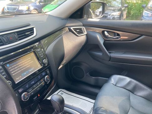 Used 2016 Nissan Rogue SL w/ SL Premium Package image 16