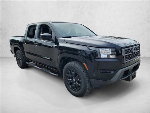 Used 2022 Nissan Frontier SV image 3