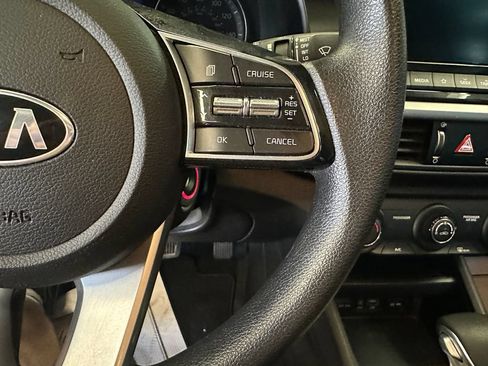 Used 2020 Kia Forte LXS FWD image 12