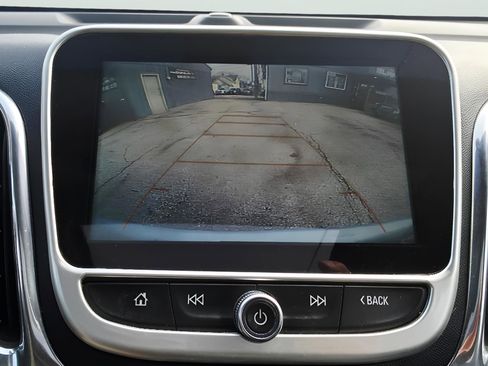 Used 2018 Chevrolet Equinox LT w/ Sun & Infotainment Package image 29