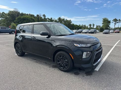 Used 2020 Kia Soul LX FWD image 2