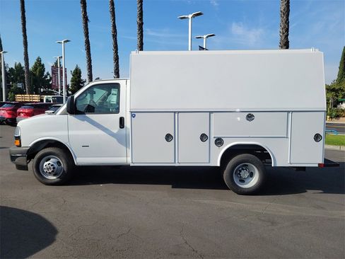 New 2025 Chevrolet Express 3500 Work Van w/ Power Convenience Package image 26