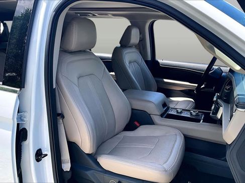 Used 2023 Ford Expedition Max Limited AWD/4WD image 8