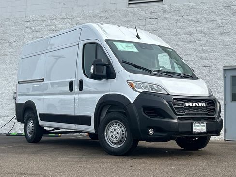 New 2024 RAM ProMaster 2500 w/ Convenience Group image 2