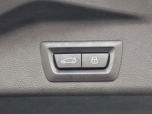 Used 2024 BMW X5 xDrive40i w/ Premium Package image 28