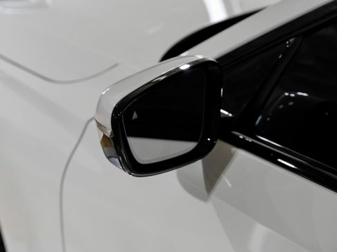 Used 2024 BMW 230i Coupe w/ Convenience Package image 40