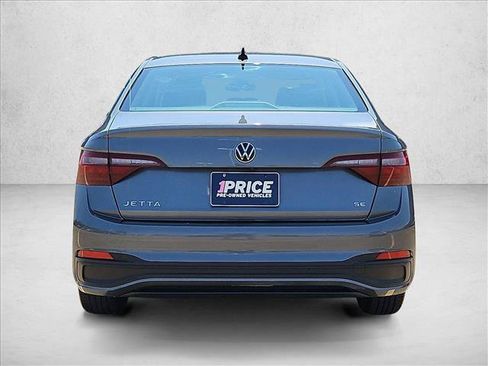 Used 2024 Volkswagen Jetta SE FWD image 7